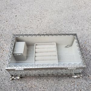 Mirrored jewelry box